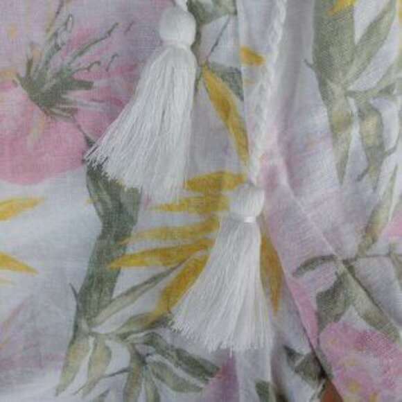 Linen blend tropical floral white pink yellow shorts Large - Picture 2 of 5
